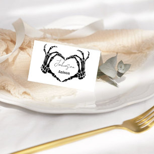 Cartão De Mesa Casamento de Mão Coração Gótica em Monograma