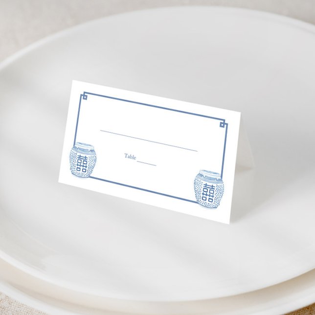 Cartão De Mesa Casamento De Pinças De Chinoiserie Azul Chic E Gen (Simple blue and white Ginger jars with blue greek key border wedding shower place cards)