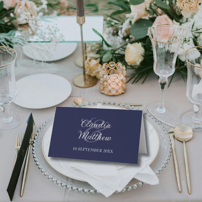 Cartão De Mesa Casamento de Script Azul e Prata do Marinho Modern (Modern Navy Blue and Silver Script Wedding Place Card (back))