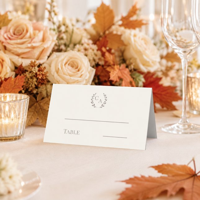 Cartão De Mesa Coroa de casamento marfim creme taupe monogramada (Criador carregado)