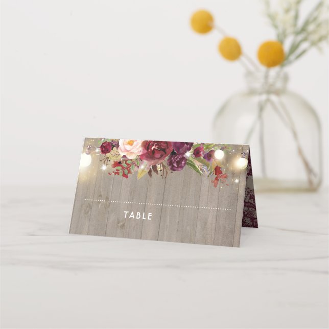 Cartão De Mesa Corrente de borgonha e flores (Frente)