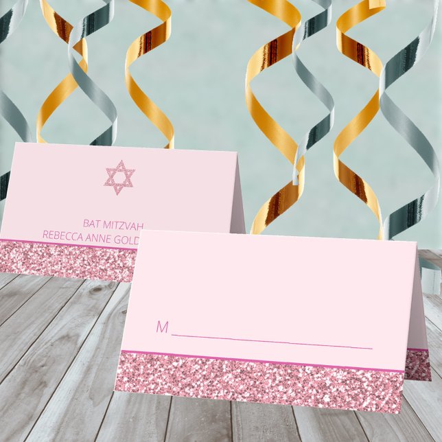 Cartão De Mesa Diversão De Glam Rosa Para O Partido Bat Mitzvah (These pink glam Bat Mitzvah place cards are so easy to personalize)