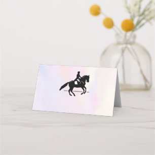 Cartão De Mesa Elegante Dressage Rider em um Fundo de Aquarela