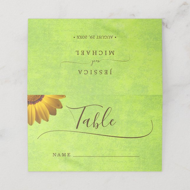 Cartão De Mesa Flores Amarelas no Casamento Verde Abstrato (Exterior/Desdobrado)