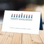 Cartão De Mesa Happy Hanukkah | Saudação Simples e Moderna da Vel<br><div class="desc">Esta é uma design simples,  minimalista e moderna do Menorah ou dos castigos do templo.</div>