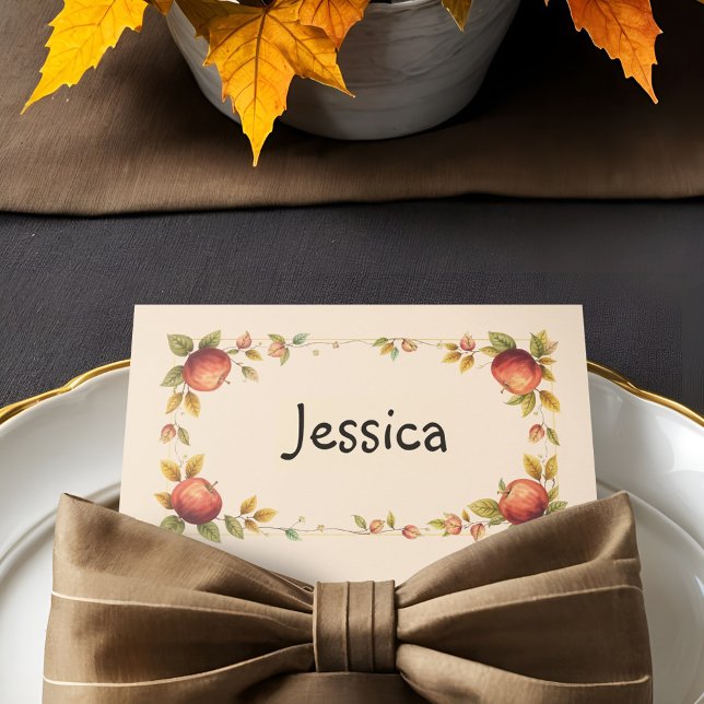 Cartão De Mesa Mesa de Janto de Fall Leaves & Apples (Charming Friendsgiving place cards with Fall leaves, vines and harvest apples for dinner guests.)