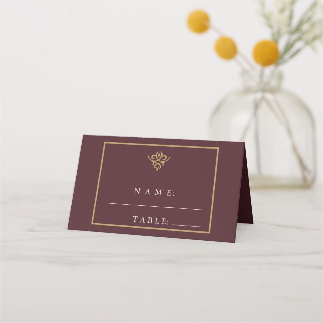 Cartão De Mesa Old Money Burgundy Wedding Place Card (Frente)