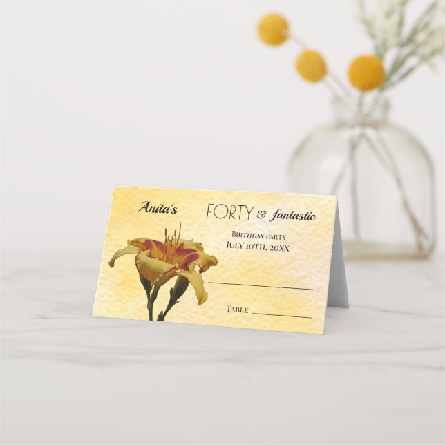 Cartão De Mesa Quarenta e fantástica Aniversário Amarelo e Vermel (Frente)