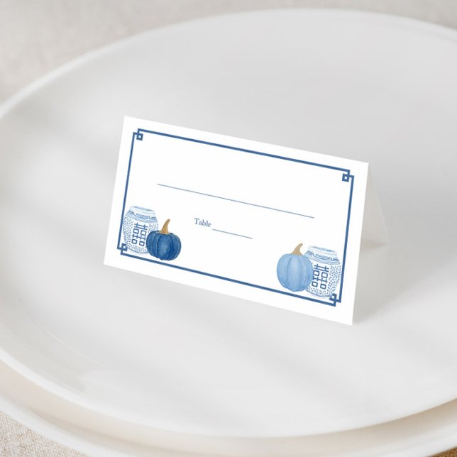 Cartão De Mesa Recepção de casamento Azul Inteligente E Pumpkins  (Preppy watercolor blue pumpkins with blue and white ginger jars place card design)