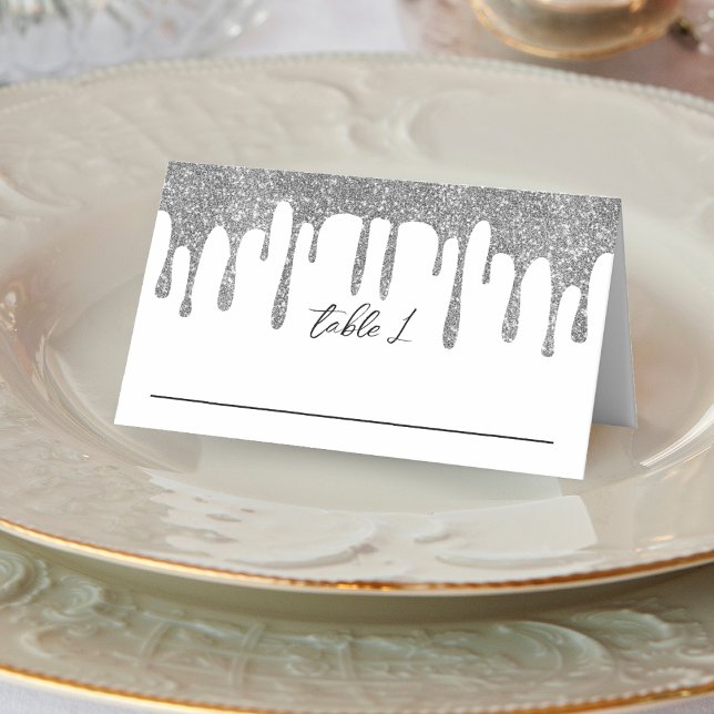 Cartão De Mesa Recepção de casamento de Coleta branca e prata (White & Silver Glitter Drip Wedding Reception Place Card)