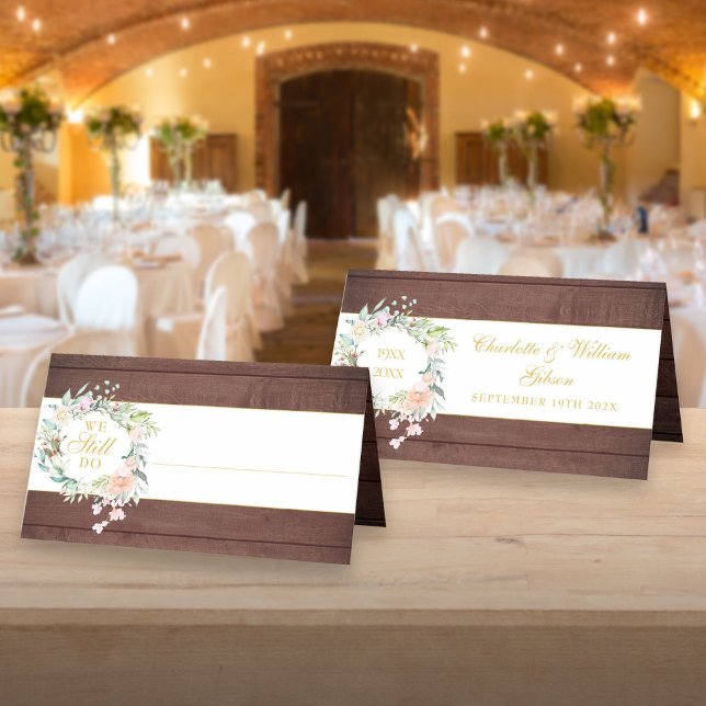 Cartão De Mesa Rustic Nós Ainda Fazemos Renovação De Vow No Anive (Rustic We Still Do Floral Anniversary Vow Renewal Place Card)