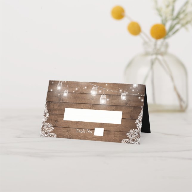 Cartão De Mesa Rustic Wood Mason Jar String Luzes Lace Casamento (Frente)