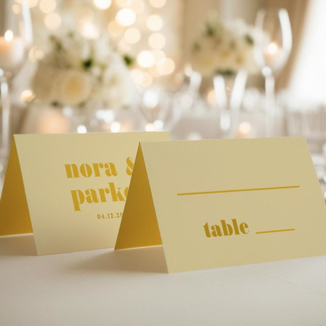 Cartão De Mesa Tipografia Amarela-Manteiga Simples Casamento (Butter Yellow Bold Typography Simple Wedding Place Card)