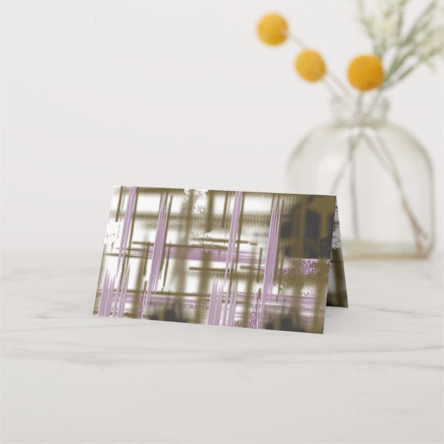 Cartão De Mesa Um lago pristino aninhado entre as montanhas com c (Frente)