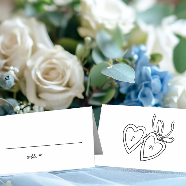 Cartão De Mesa Whimsical Heart Locket Doodle Sketch Modern CUSTOM (Whimsical Heart Locket Doodle Sketch Modern CUSTOM Place Card
)