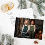 cartão de natal com letra branca<br><div class="desc">Um design de cartão de natal fotográfico moderno com na moda branco. Sinta-se livre para personalizar a foto e o texto da imagem de feriado.</div>