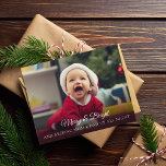 Cartão de Natal de Novo Bebê Engraçado<br><div class="desc">Esta nova e engraçada carta de natal de bebê será a maneira perfeita de anunciar a mais nova adição à sua família. Personalize com 1 foto na frente e 3 fotos na parte traseira, juntamente com todas as informações de parto dos bebês. Visite minha coleção de cartões de natal para...</div>