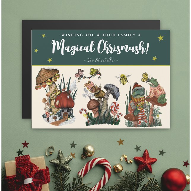 Cartão de Natal Magnético Magnético de Cogumelo Ve (Green magnetic mushroom christmas card with whimsical illustrations of mushrooms, frogs and snails)