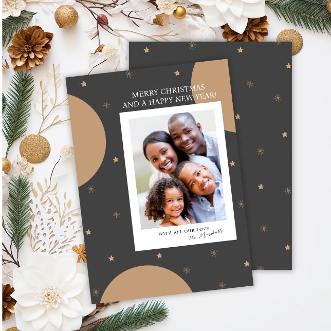 Cartão de Natal Personalizado (Send Christmas and New Year greetings with this simple, yet elegant, holiday photo card.)