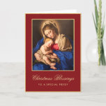 Cartão de Natal Religioso Católico para Padre<br><div class="desc">Dê este cartão religioso de saudação de Natal ao seu sacerdote católico local para dizer obrigado por todo o seu serviço. Apresenta uma bela pintura da Virgem Maria e Jesus Bebê (a Madonna e a Criança pelo artista Giovanni Battista Salvi da Sassoferrato) numa paleta de cor vermelha e dourada com...</div>