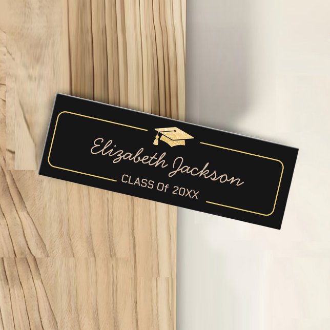 Cartão de Nome de Graduação | Placa de inserção de (Make your graduation unforgettable with our Chic Gold Glitter Script Name Card Insert.)