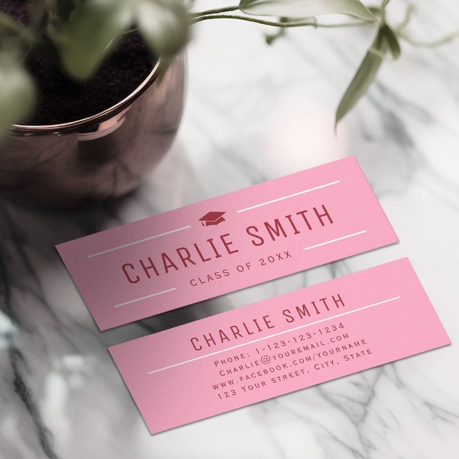 Cartão de Nome de Graduado com Tipografia Moderna  (Pink Red Modern Typography Graduate Name Card)