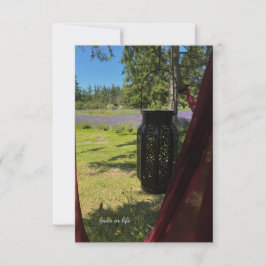 Cartão De Notas Campo de Lanterna e Lavanda do Jardim de Pé