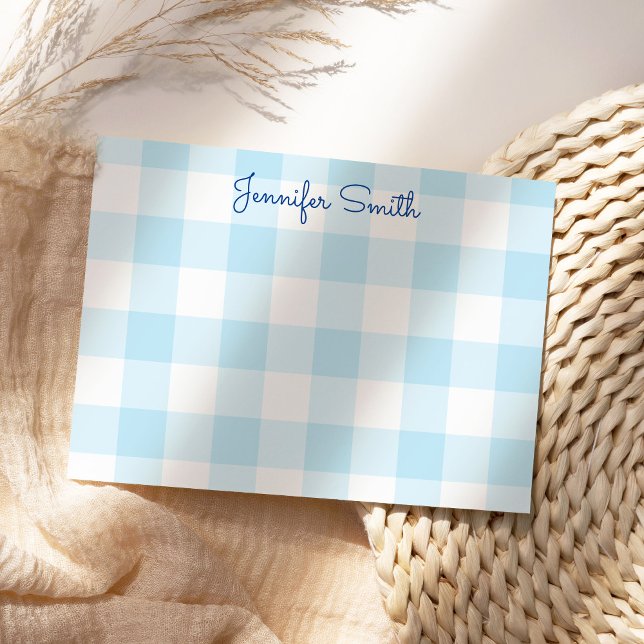 Cartão De Notas Cheque de Gingham Grande Azul Pastel (Cute personalize pastel blue gingham note card.)
