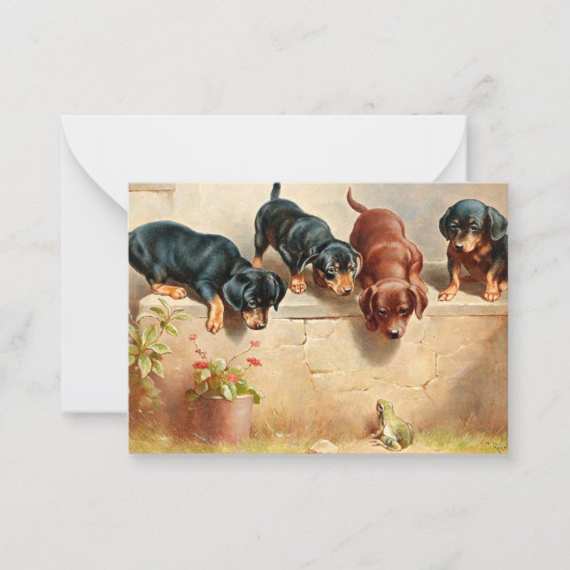 Cartão De Notas Curioso Dachshund Puppies e um Sapo (Frente)