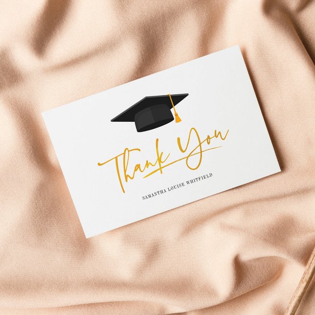 Cartão De Notas Formando de Script Graduação 2025 Obrigado Script (Minimalist Graduation Cap Party Thank You Card)