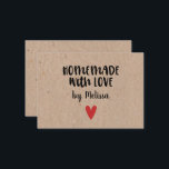 Cartão De Notas Homemade Com Amor Pequenas Empresas Kraft<br><div class="desc">Um cartão de nota personalizado "caseiro com amor" em um fundo cor kraft. Faça-o seu adicionando seu próprio nome. Um bonito toque final para todos os seus presentes caseiros. Voltar é a vazio de escrever uma pequena nota. Excelente para uma pequena empresa. Projetado para você pelo Blackberry Boulevard.</div>
