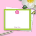 Cartão De Notas Monograma Circular Préppy Rosa e Verde Lima<br><div class="desc">Este design feminino apresenta uma borda simples com um círculo no topo contendo uma inicial monograma e espaço para um nome/texto na parte inferior. Clique no botão personalizar se você gostaria de ajustar os elementos do design e/ou modificar ainda mais o texto! Variações deste design, cores adicionais, bem como produtos...</div>