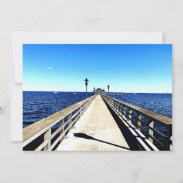 Cartão De Notas Olhando Para Baixo O Cais