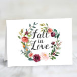 Cartão De Notas Rustic Burgundy Fall in Love Floral Wreath Advice<br><div class="desc">O cartão de aviso de casamento "Fall in Love", dobrado por na moda, apresenta uma coroa rústica de flores aquáticas em queda, incluindo rosas, dahlias, flores de pénia e verde, numa linda paleta de outono de vermelho-lenhoso, amarelo-ouro, rosa-pincel e tons de verde. Um padrão de listras de cor-d'água burgundy que...</div>