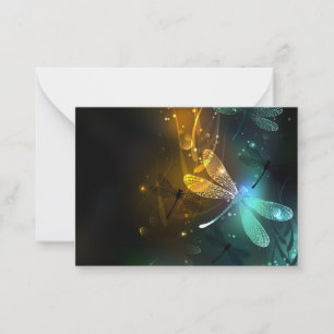 Cartão De Notas Voo luminoso verde de libélula