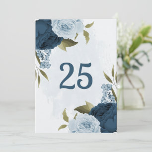 cartão de número de mesa com flores azuis navy cla