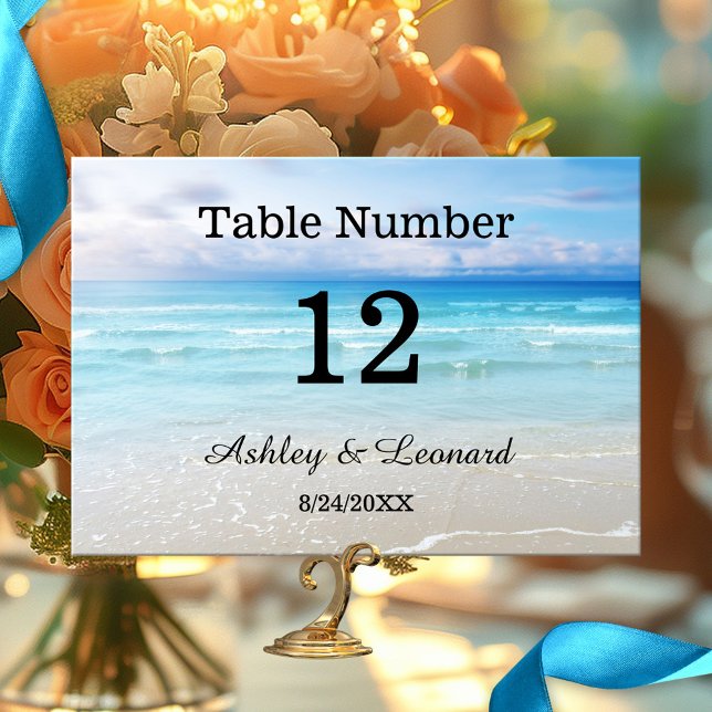 Cartão de Número de Tabela de Casamento de Praia A (Wedding table number card featuring a simple painting of a beach in vibrant colors)