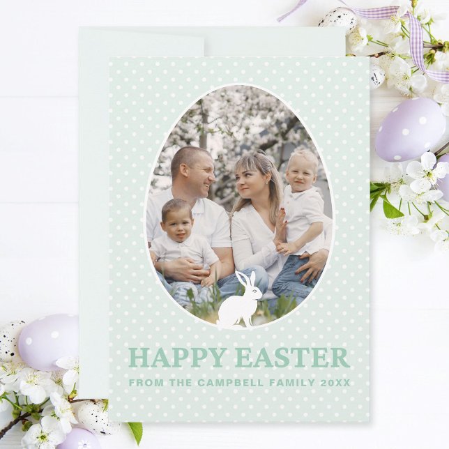 Cartão de Páscoa de Fotografias com Forma de Ovo d (Modern Happy Easter family photo card with cute Easter bunny and text elements in pastel mint.)