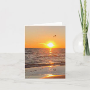 Cartão de pôr do sol na praia costeira em branco