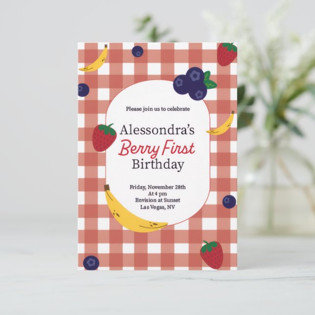 Cartão de primeiro aniversário Berry (Em pé/Frente)