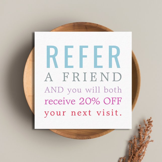 Cartão de Referência de Salão de Beleza Colorido e (Criador carregado)