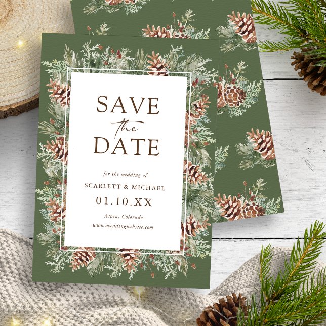 Cartão de Reserva de Data do Inverno Verde (Hunter Green Pinecone Evergreen Winter Save The Date Card by Painted Paperie
)