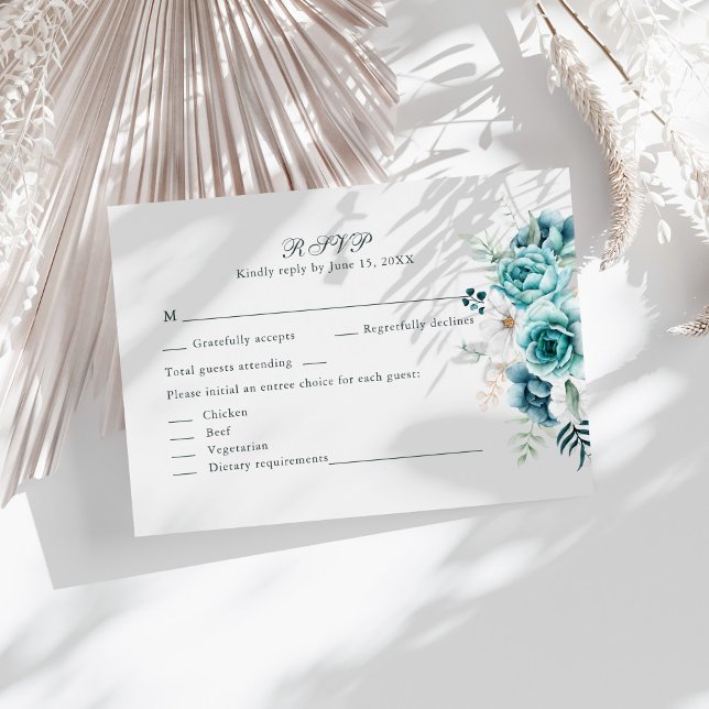 Cartão de Resposta de Casamento Botânico de Flor S (Teal and Off-White Wildflowers Wedding RSVP Card on a sunny table with boho neutral dry botanicals)