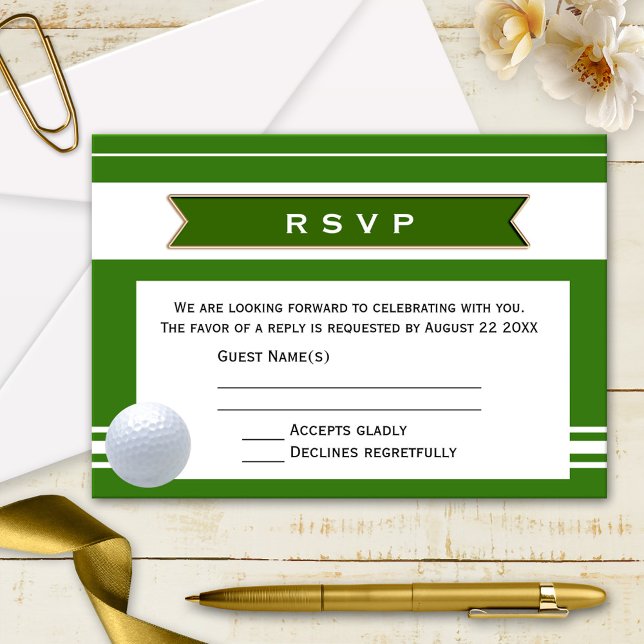 Cartão de Resposta de Convite de Casamento com Tem (Wedding RSVP invitation with a golf theme in simple green and white with a golf ball)