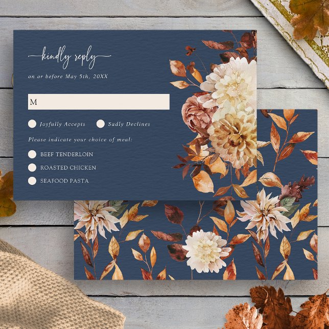 Cartão de Resposta de Convite Floral de Folhas de  (Elegant Navy Blue Fall Leaves Floral RSVP Card by Painted Paperie
)