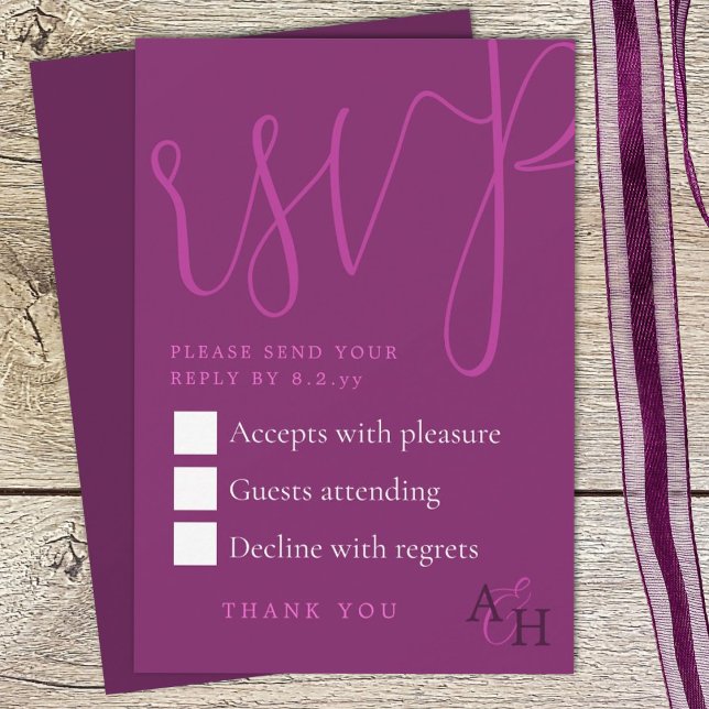 Cartão de Resposta para Casamento Violeta (tropical wild berry pink rsvp enclosure card with elegant script calligraphy, return response card)