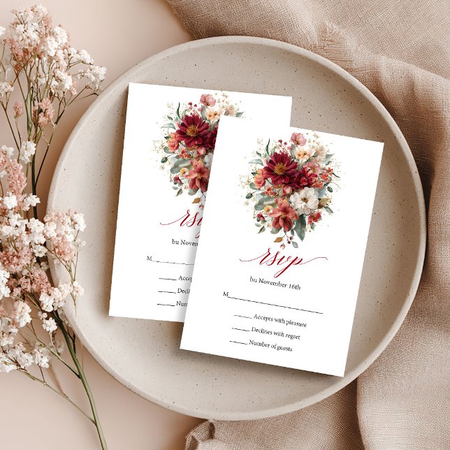 Cartão de Resposta RSVP de Flores de Outono Borgon (Autumn Burgundy Flowers Boho Greenery RSVP Card

)
