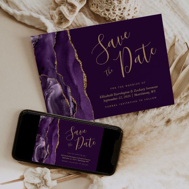 Cartão de Salvar a Data Moderno Roxo Dourado com Á (Criador carregado)