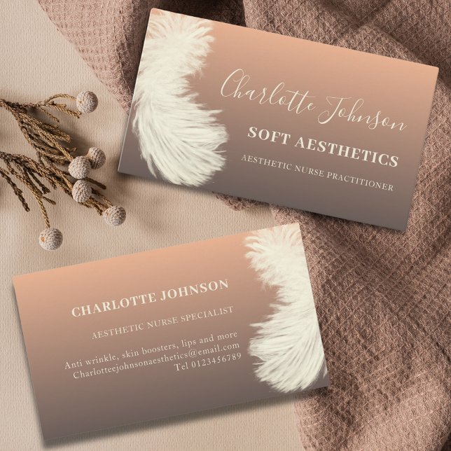 Cartão De Visita Aestesia Skincare Moderna Pêssego (Nurse aesthetics elegant peach feather custom business card)