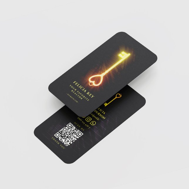 Cartão De Visita Agente Imobiliário Realtor Glosing Key Love (Criador carregado)